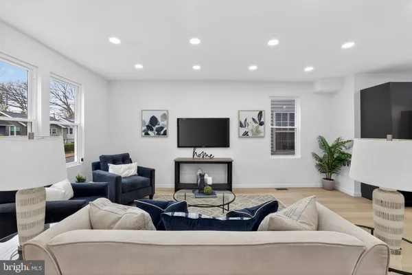 $849,000 | 2932 Yost Place Northeast, Washington, DC 20018