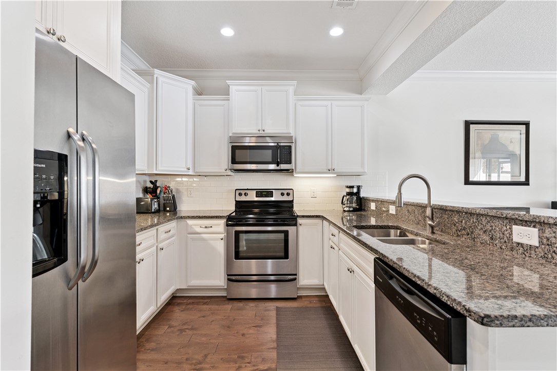 1003 Mariners Circle St. Simons Island, GA 31522 - Photo 11 of 32