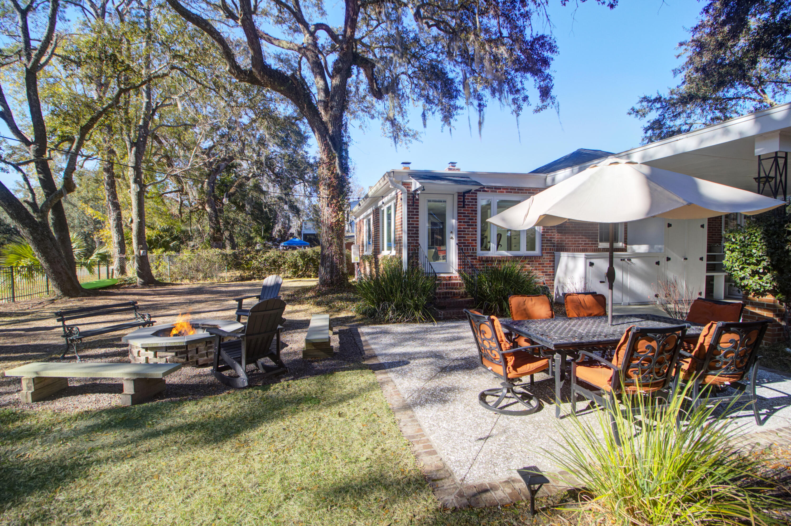 48 Colleton Drive Charleston, SC 29407 - Photo 23 of 41 Patio and firepit
