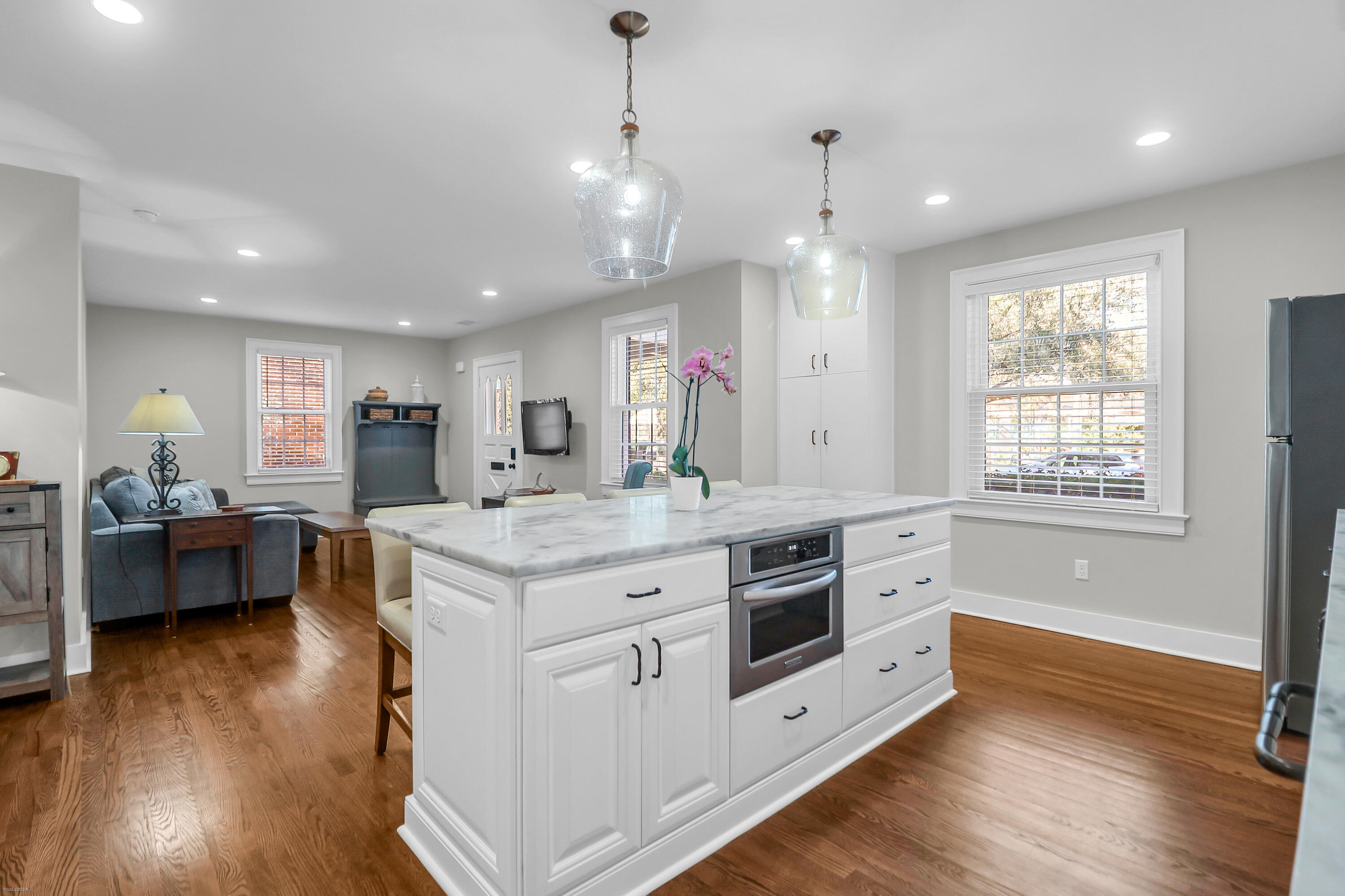 48 Colleton Drive Charleston, SC 29407 - Photo 7 of 41 Kitchen Island