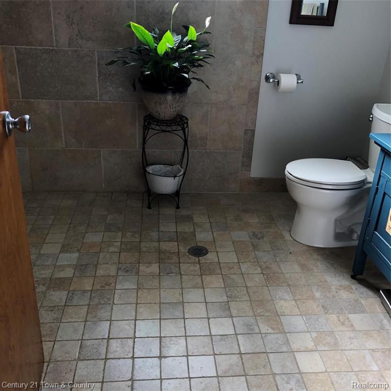 6595 South River Road Marine City, MI 48039 - Photo 19 of 36