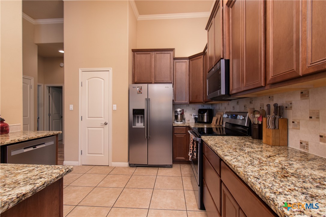 209 Geode Lane Jarrell, TX 76537 - Photo 10 of 24