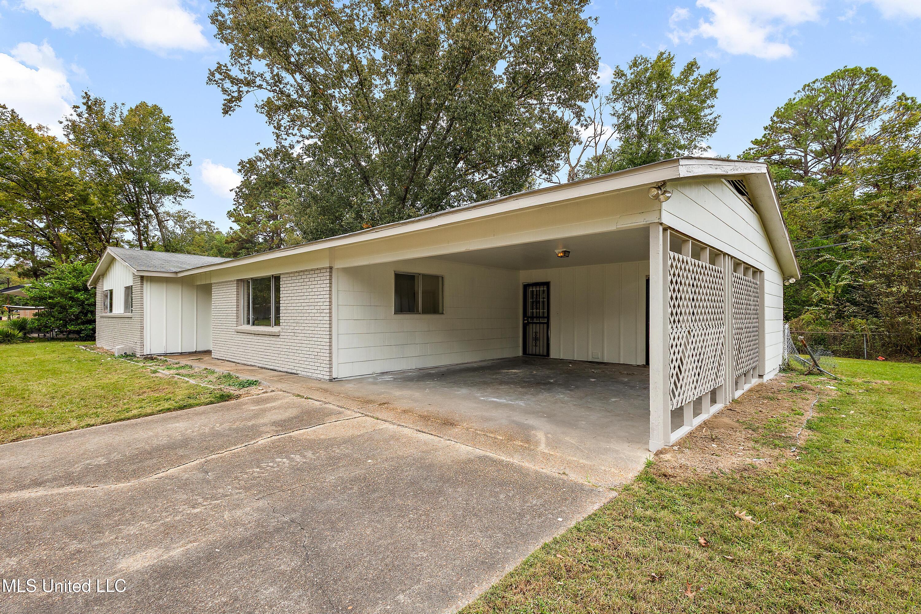 5256 Parkway Drive Jackson, MS 39211 - Photo 2 of 15 7fudv6ct3f