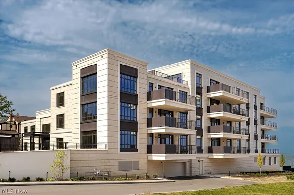$949,900 | 22700 Lake Road, Unit 205, Rocky River, OH 44116