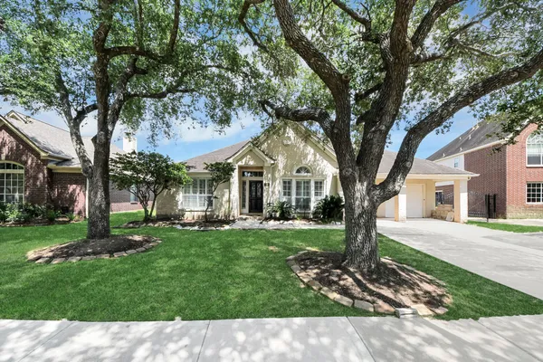 $3,500 | 5527 Moss Meadow Court, Sugar Land, TX 77479