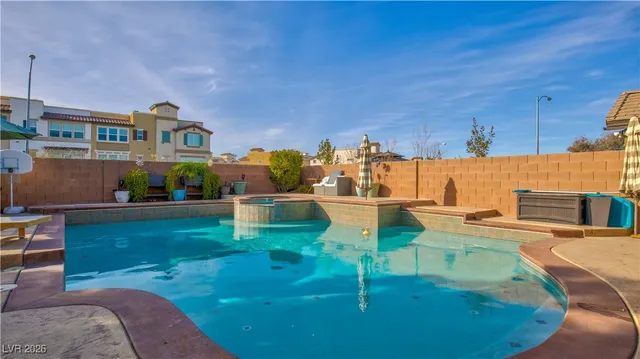 $699,999 | 53 Evvie Court, Henderson, NV 89012