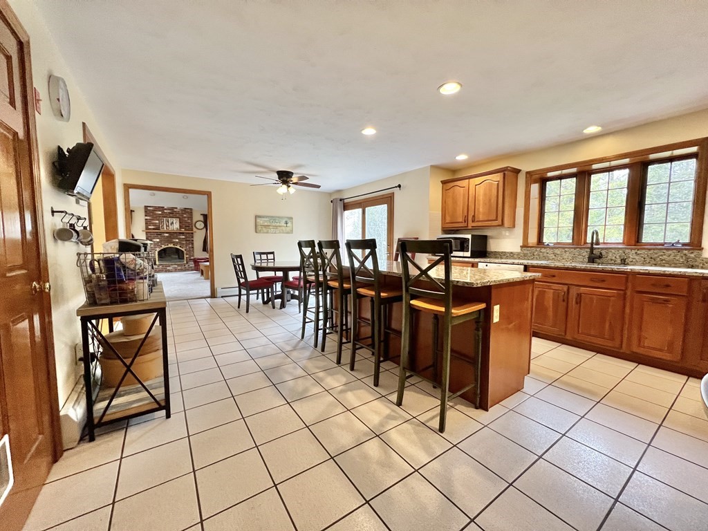 3 Lord Lane Rutland, MA 01543 - Photo 2 of 26