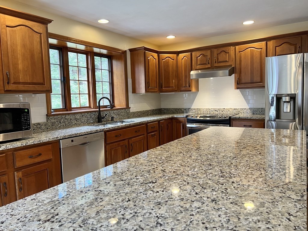 3 Lord Lane Rutland, MA 01543 - Photo 4 of 26