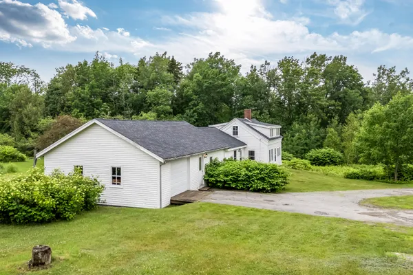 $395,000 | 8 Beech Hill Road, Northport, ME 04849