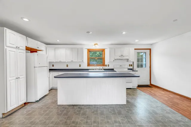 $395,000 | 8 Beech Hill Road, Northport, ME 04849