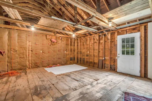 $395,000 | 8 Beech Hill Road, Northport, ME 04849