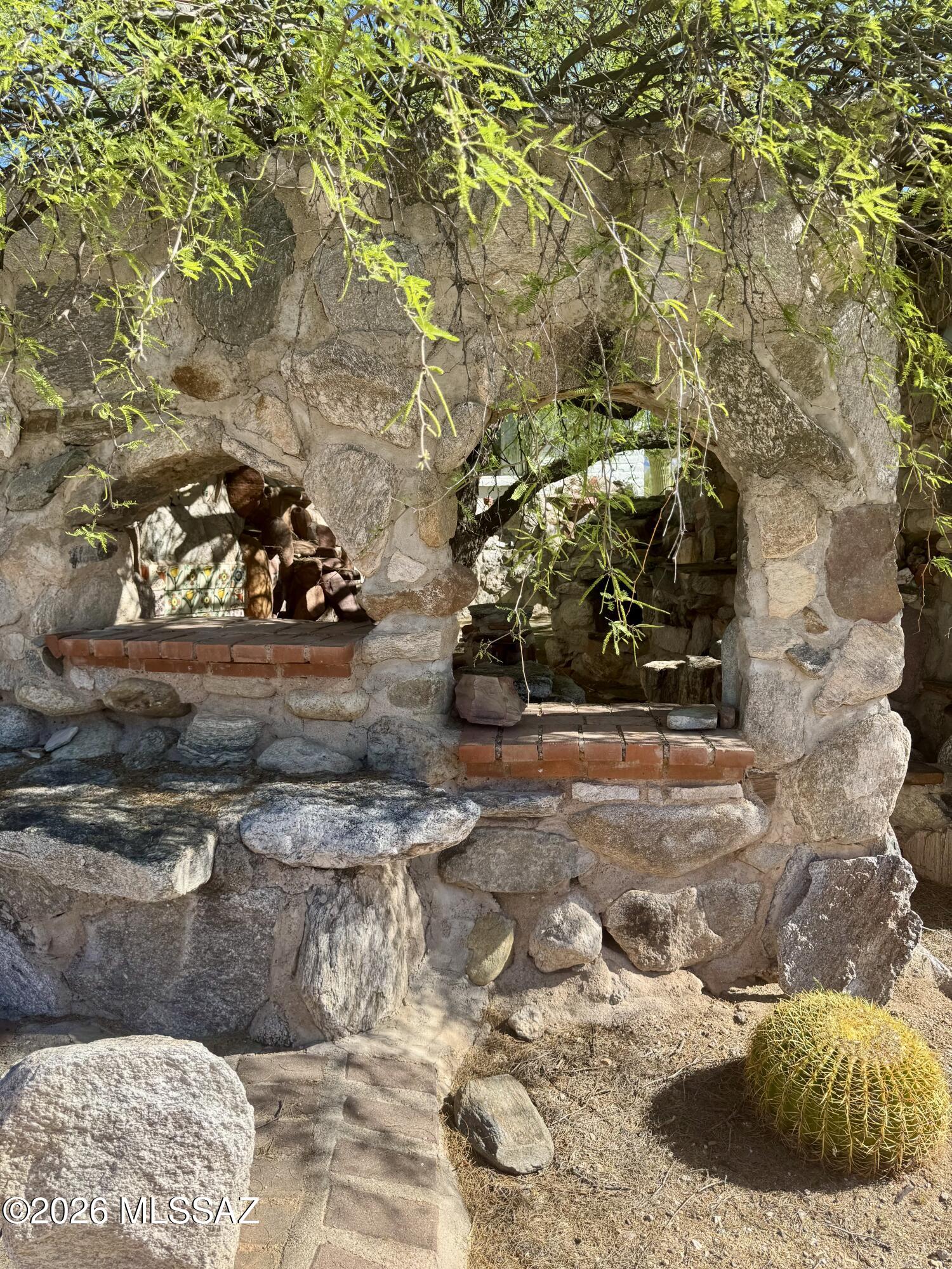 4415 North Swan Road Tucson, AZ 85718 - Photo 30 of 33 a view of outdoor space and yard