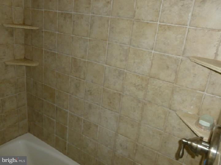 11603 Stevens Road Philadelphia, PA 19116 - Photo 15 of 25 Bathroom