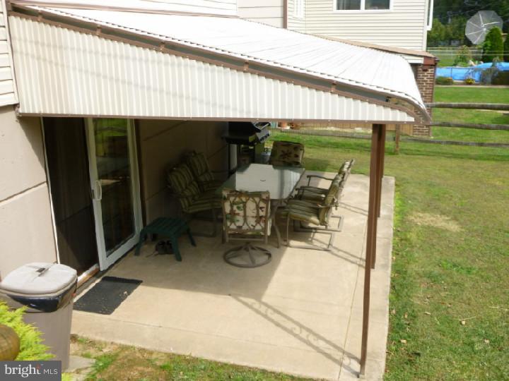 11603 Stevens Road Philadelphia, PA 19116 - Photo 21 of 25 Patio