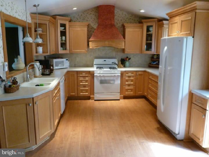 11603 Stevens Road Philadelphia, PA 19116 - Photo 7 of 25 Kitchen