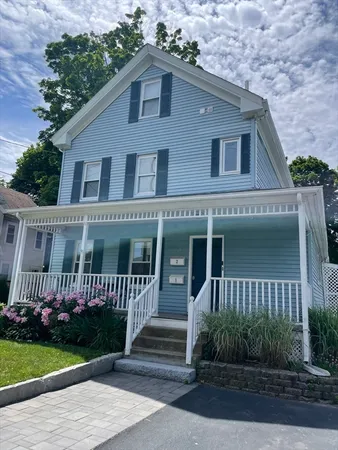 $2,500 | 18 Gould Street, Unit 2, Wakefield, MA 01880