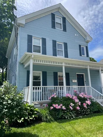 $2,500 | 18 Gould Street, Unit 2, Wakefield, MA 01880