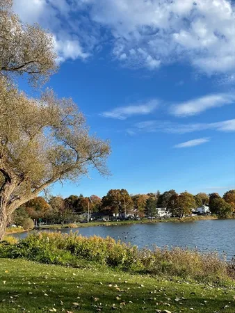 $2,500 | 18 Gould Street, Unit 2, Wakefield, MA 01880