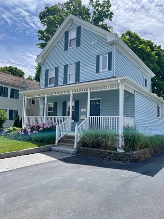 $2,500 | 18 Gould Street, Unit 2, Wakefield, MA 01880