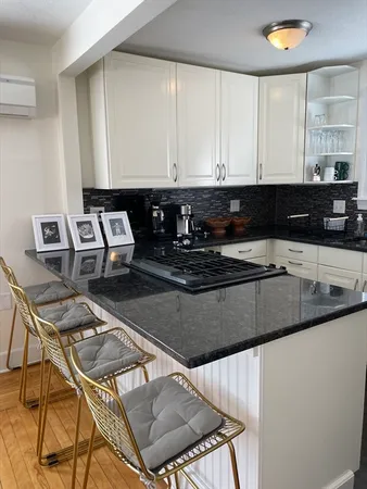 $2,500 | 18 Gould Street, Unit 2, Wakefield, MA 01880