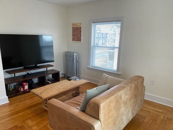 $2,500 | 18 Gould Street, Unit 2, Wakefield, MA 01880