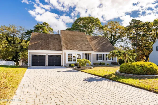 $689,000 | 1432 Weeping Willow Court, Toms River, NJ 08753