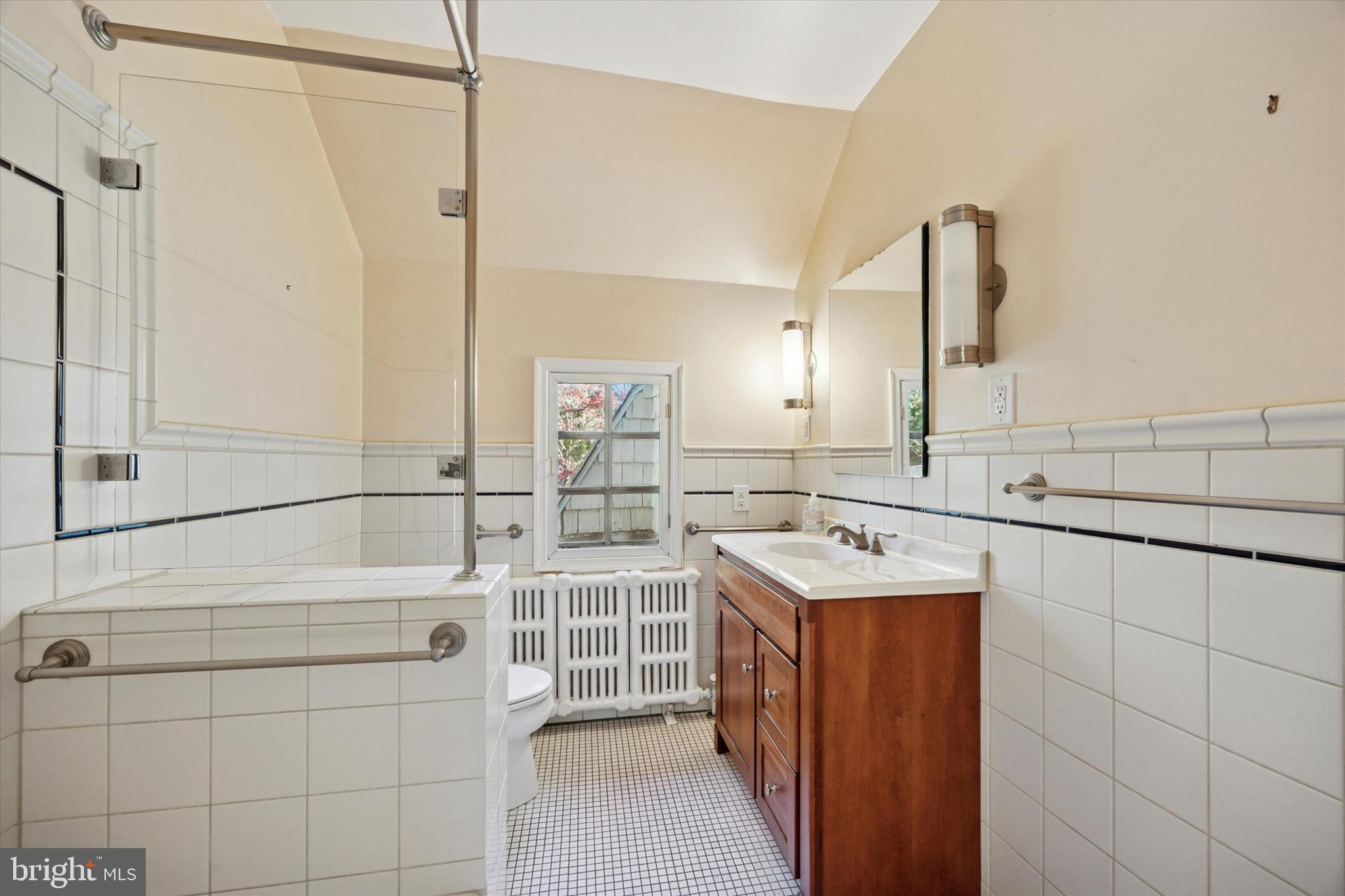 203 Conshohocken State Road Bala Cynwyd, PA 19004 - Photo 19 of 35 2nd Floor Hall Bathroom