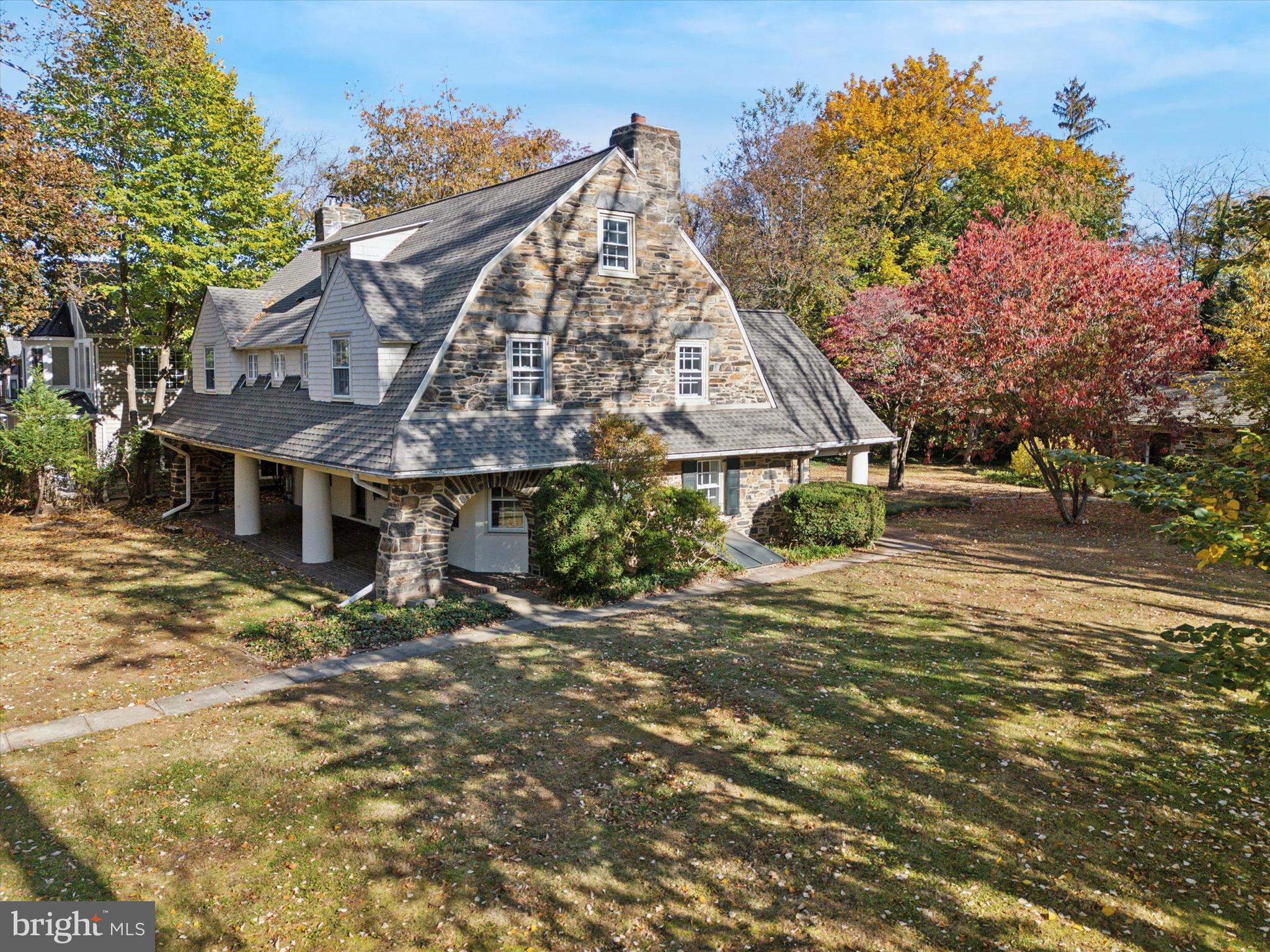 203 Conshohocken State Road Bala Cynwyd, PA 19004 - Photo 26 of 35 Side Yard
