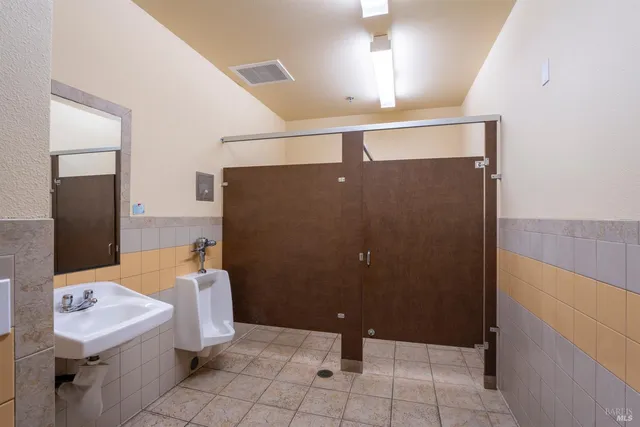 $3,300,000 | 32330 North Harbor Drive, Fort Bragg, CA 95437