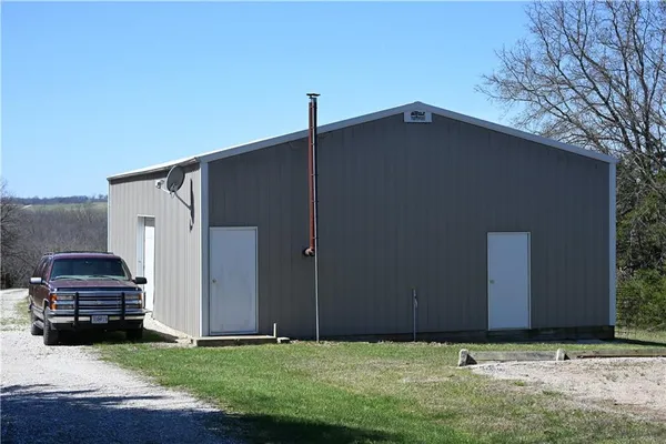 $425,000 | 25240 State Hwy T, Milan, MO 63556