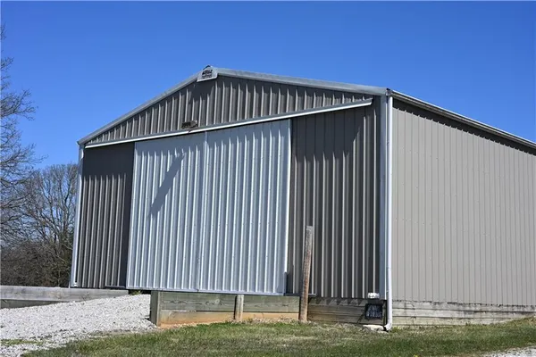 $425,000 | 25240 State Hwy T, Milan, MO 63556