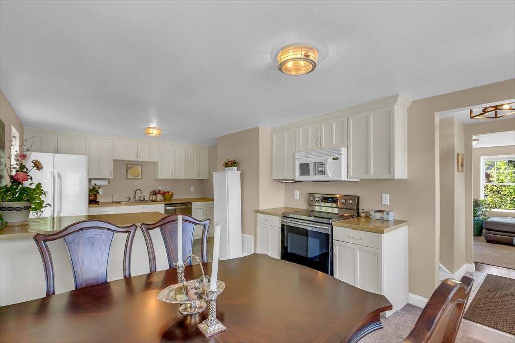16 Townsend Road Groton, MA 01450 - Photo 3 of 40