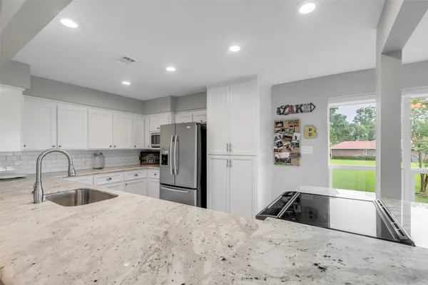 $415,000 | 671 Lakeview Harbor, Onalaska, TX 77360
