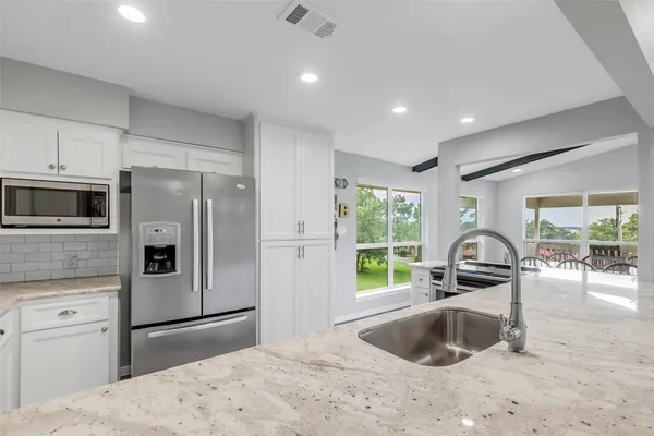 $415,000 | 671 Lakeview Harbor, Onalaska, TX 77360