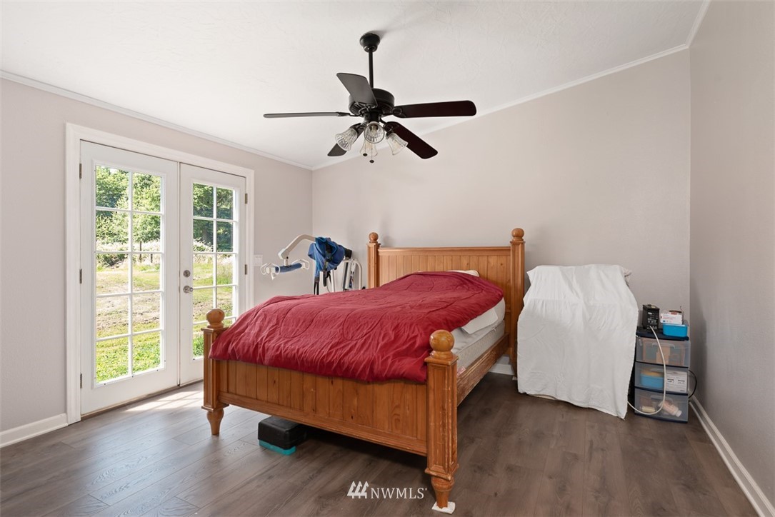 24226 Cromwell Road Monroe, WA 98272 - Photo 18 of 34 a bed room with a bed and a window