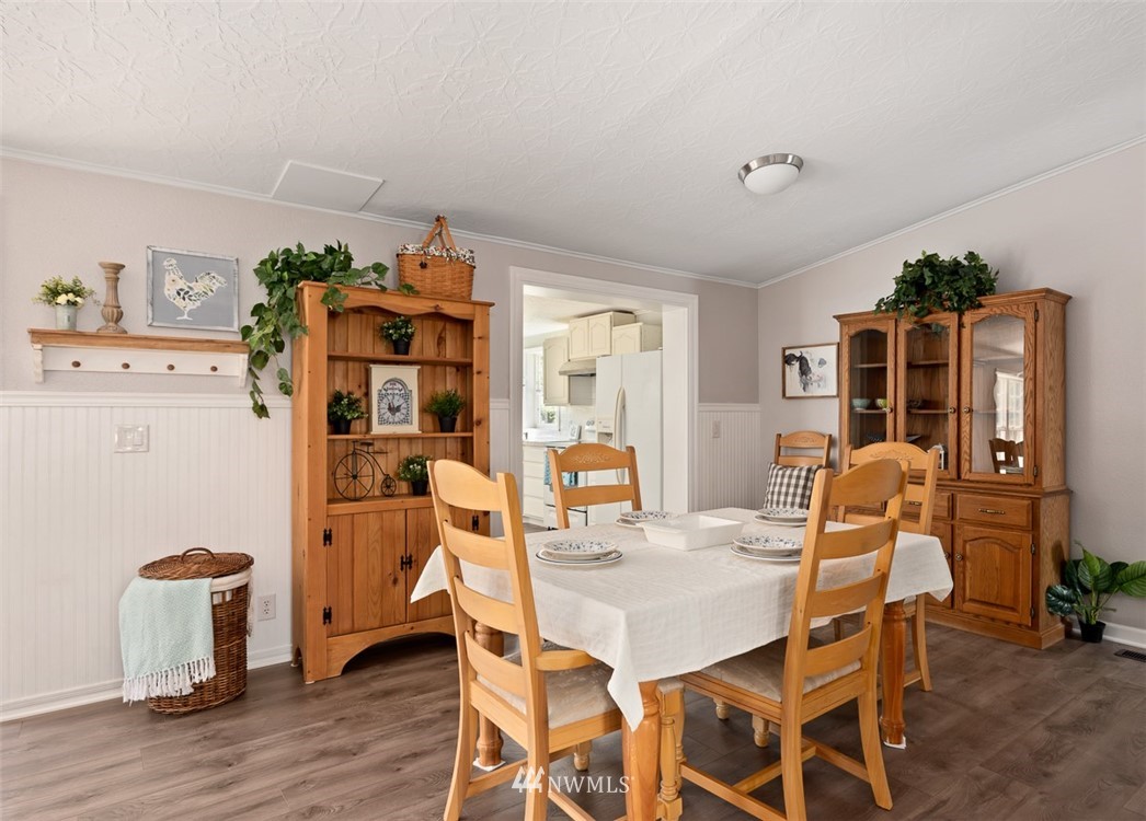 24226 Cromwell Road Monroe, WA 98272 - Photo 7 of 34 a dining room with furniture and window