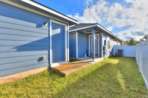 $2,000 | 404 Craters Of The Moon Boulevard, Pflugerville, TX 78660