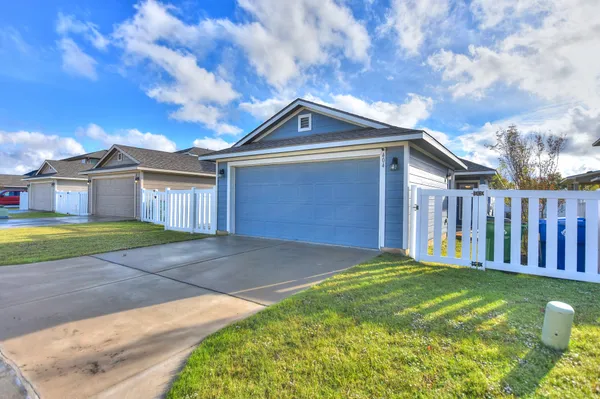 $2,000 | 404 Craters Of The Moon Boulevard, Pflugerville, TX 78660
