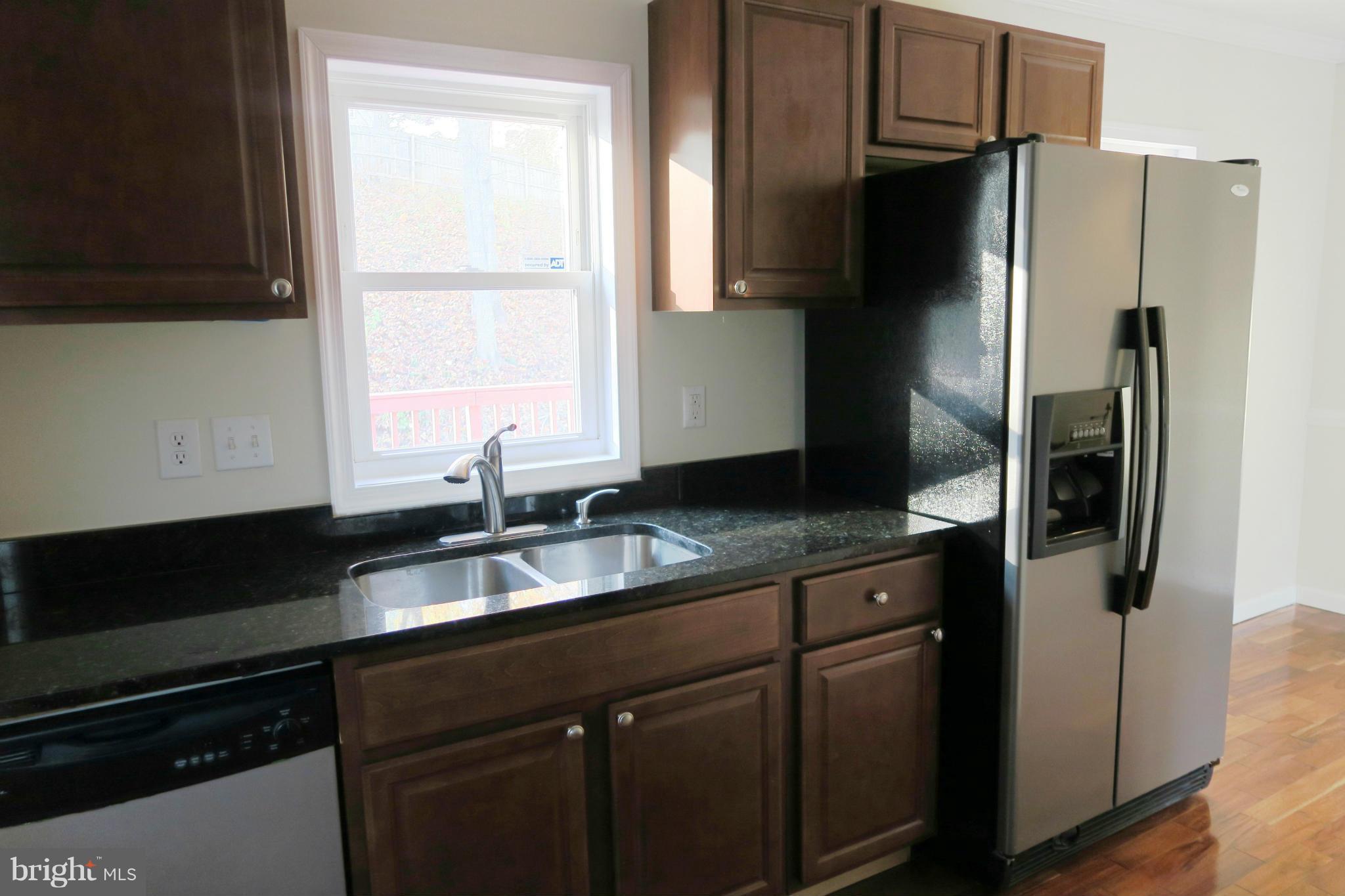 14310 Ferndale Road Woodbridge, VA 22193 - Photo 12 of 23 Kitchen
