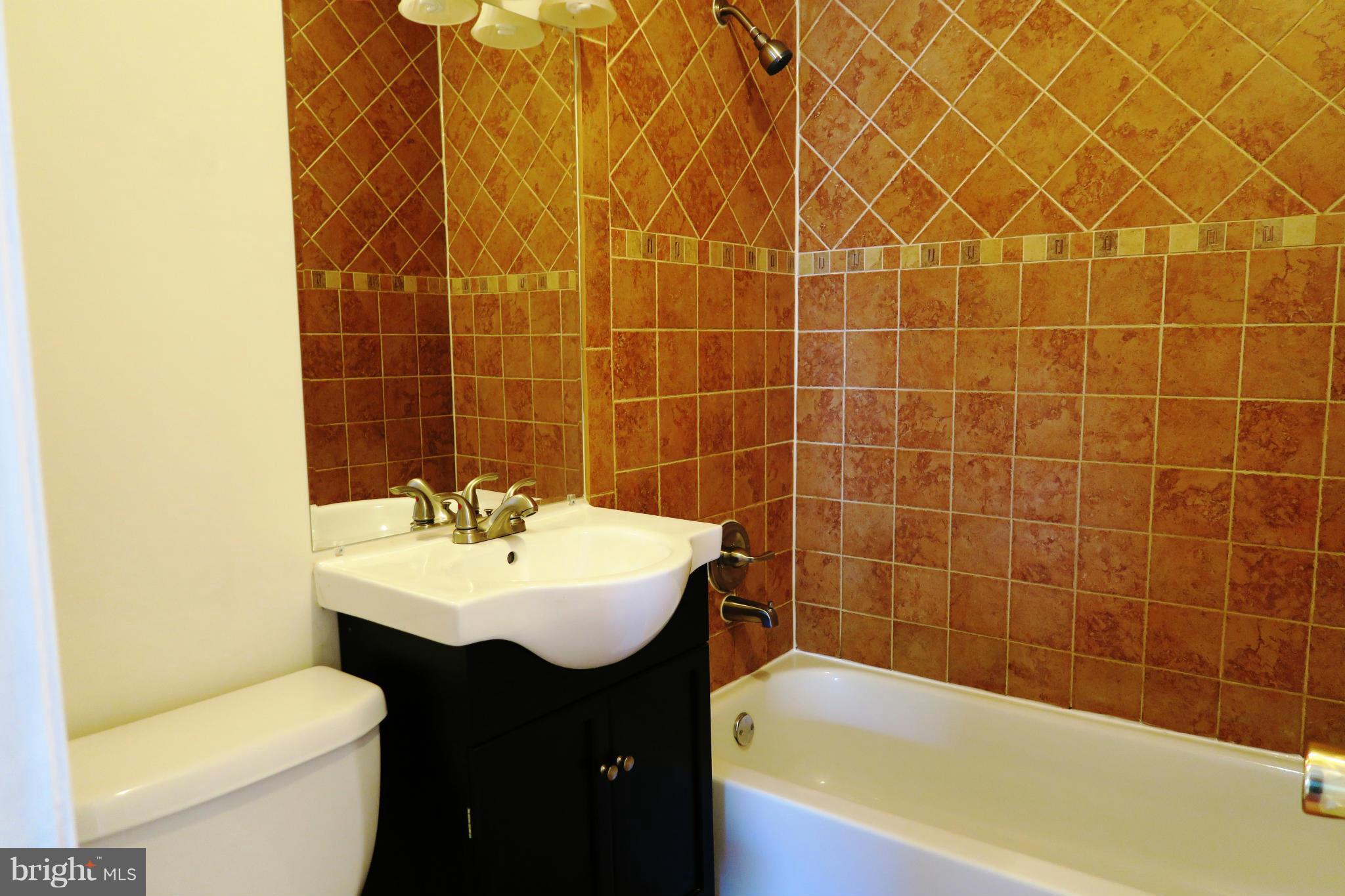 14310 Ferndale Road Woodbridge, VA 22193 - Photo 16 of 23 Bath
