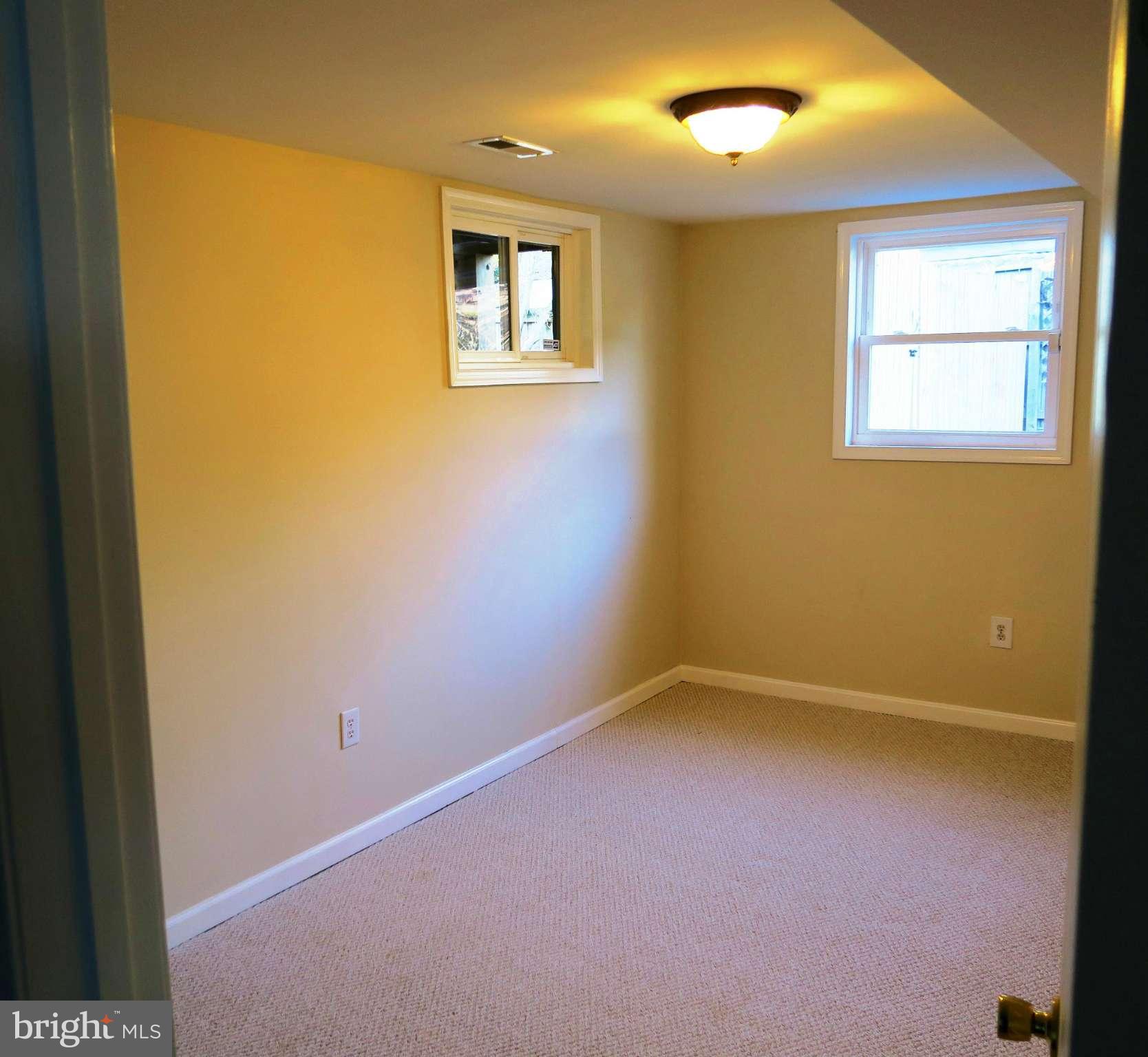 14310 Ferndale Road Woodbridge, VA 22193 - Photo 6 of 23 Bedroom