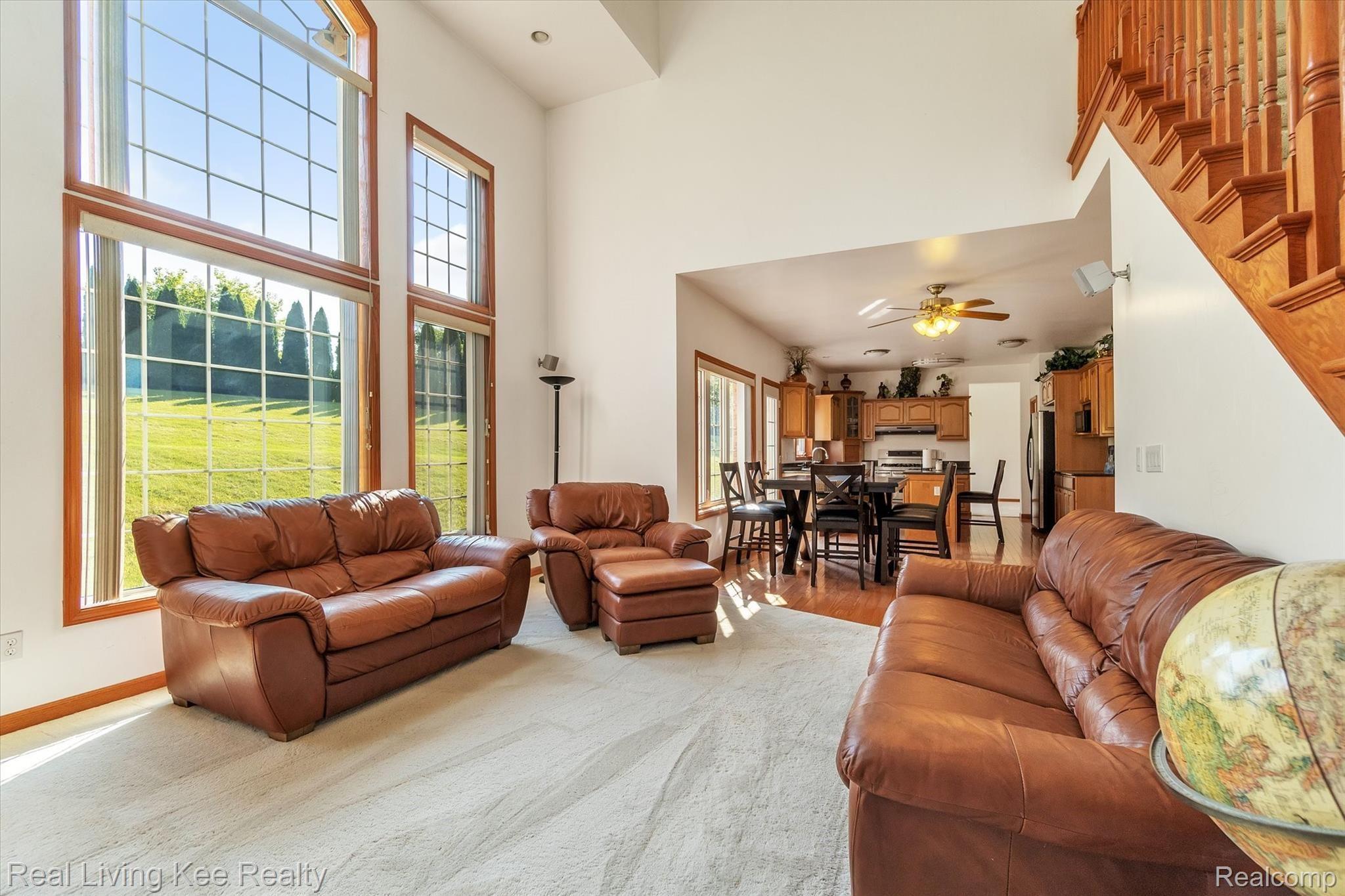 39 Fieldway Court Rochester, MI 48306 - Photo 13 of 55 13-39-Fieldway-Ct-WindowStill-Real-Estate-Photography-13.jpg