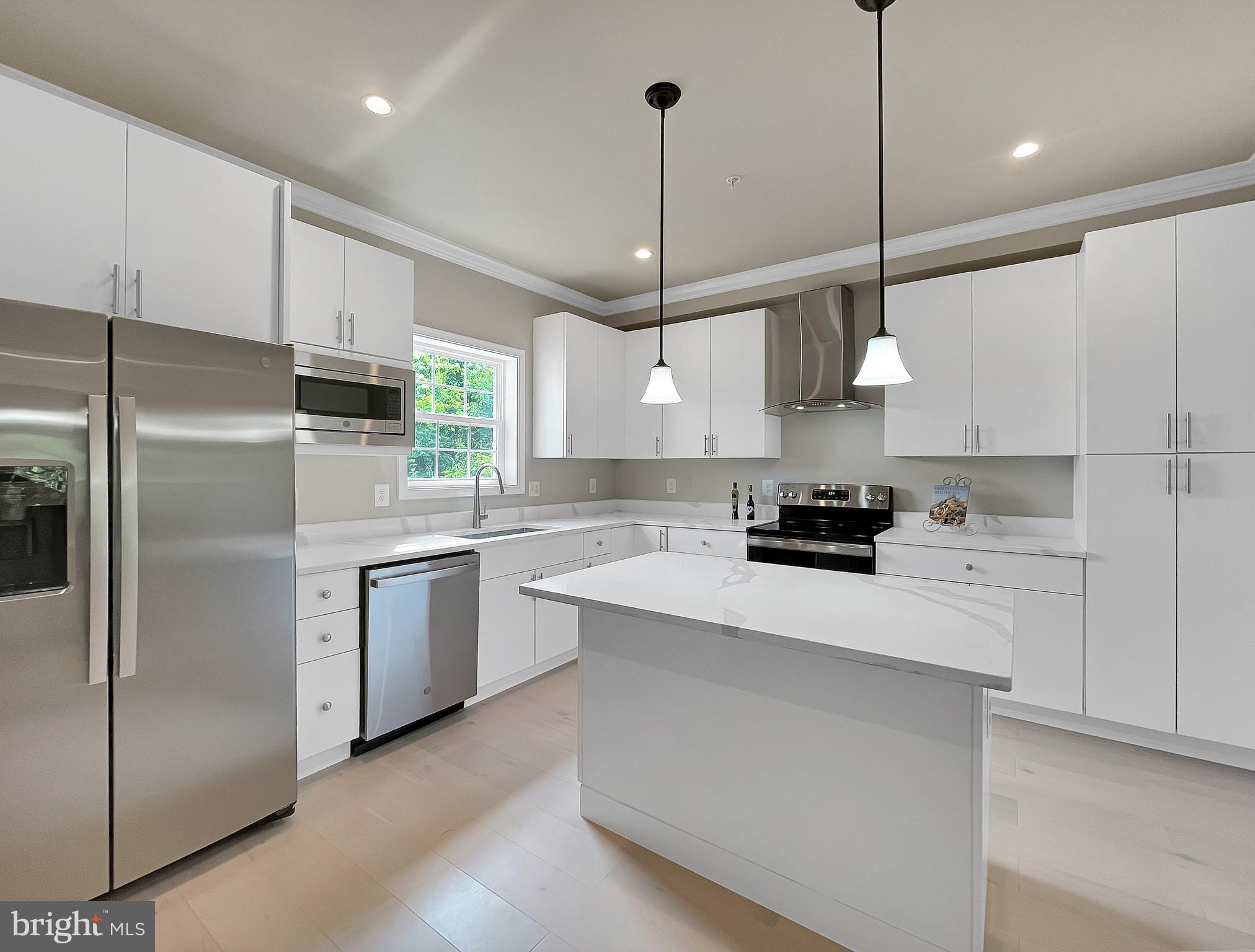 Kitchen - Main Level