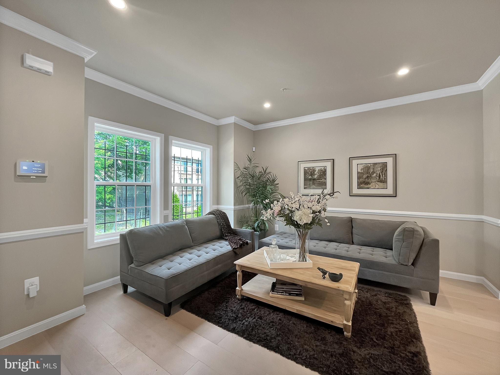 1437 Howard Road Southeast Washington, DC 20020 - Photo 11 of 43 Living Room - Main Level