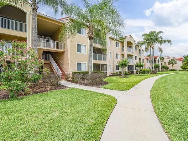 $2,300 | 1550 South 42ND Circle, Unit 107, Vero Beach, FL 32967