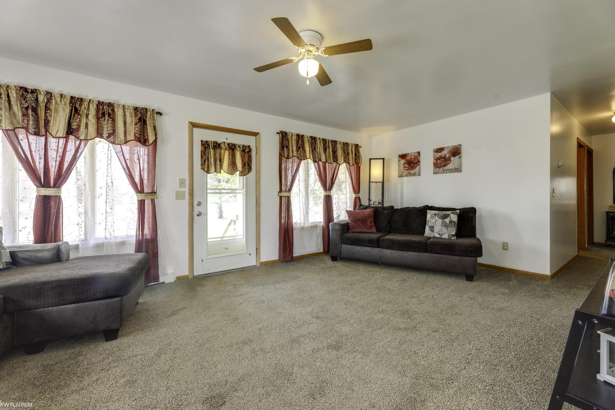 2801 Galbraith Road Yale, MI 48097 - Photo 5 of 38 50180937-6563bb03-37e1-49a3-b756-a5d5e7cf14f1.JPG