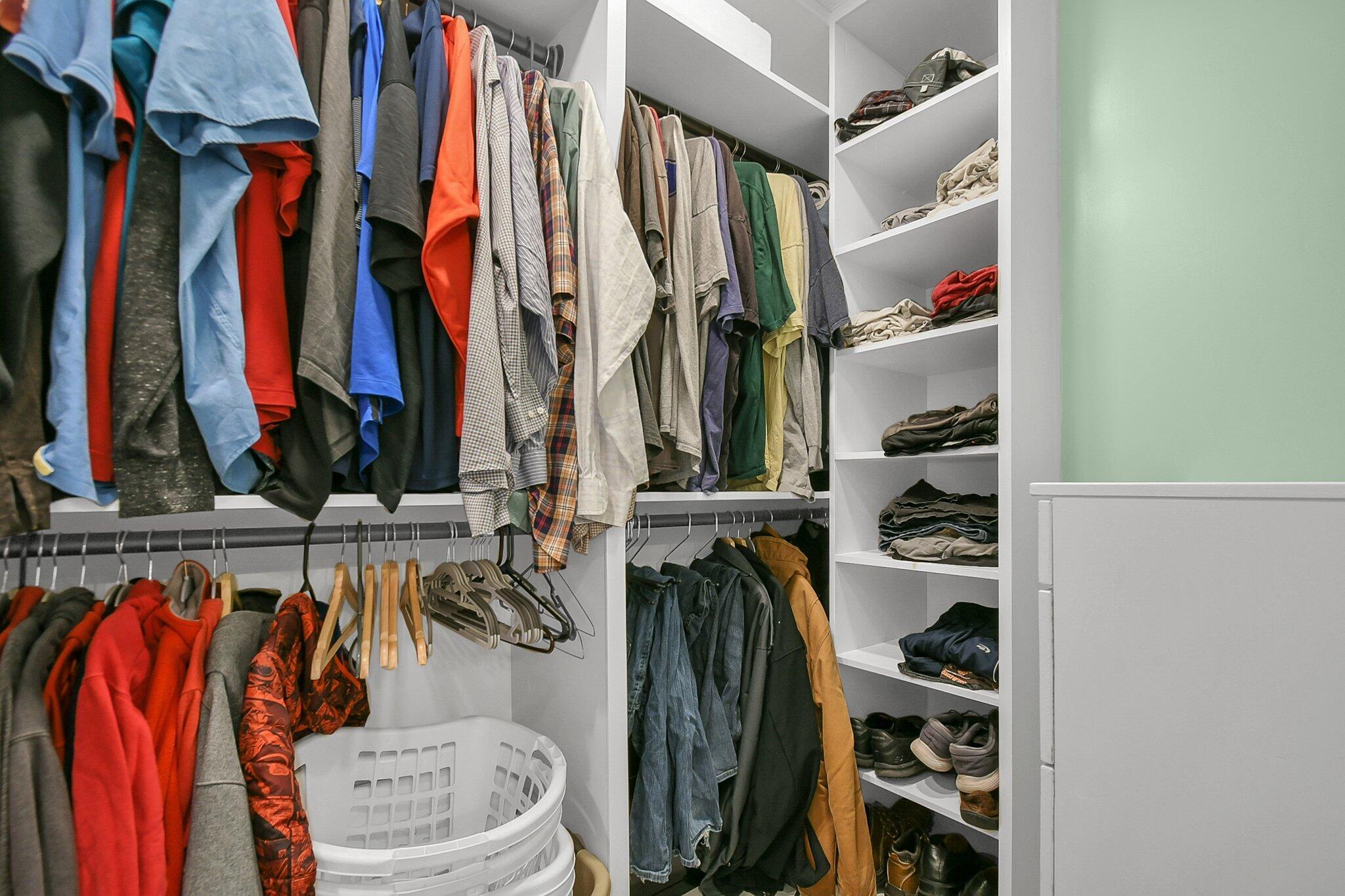 3620 Hyatts Road Powell, OH 43065 - Photo 24 of 54 Owner suite walk-in closet.
