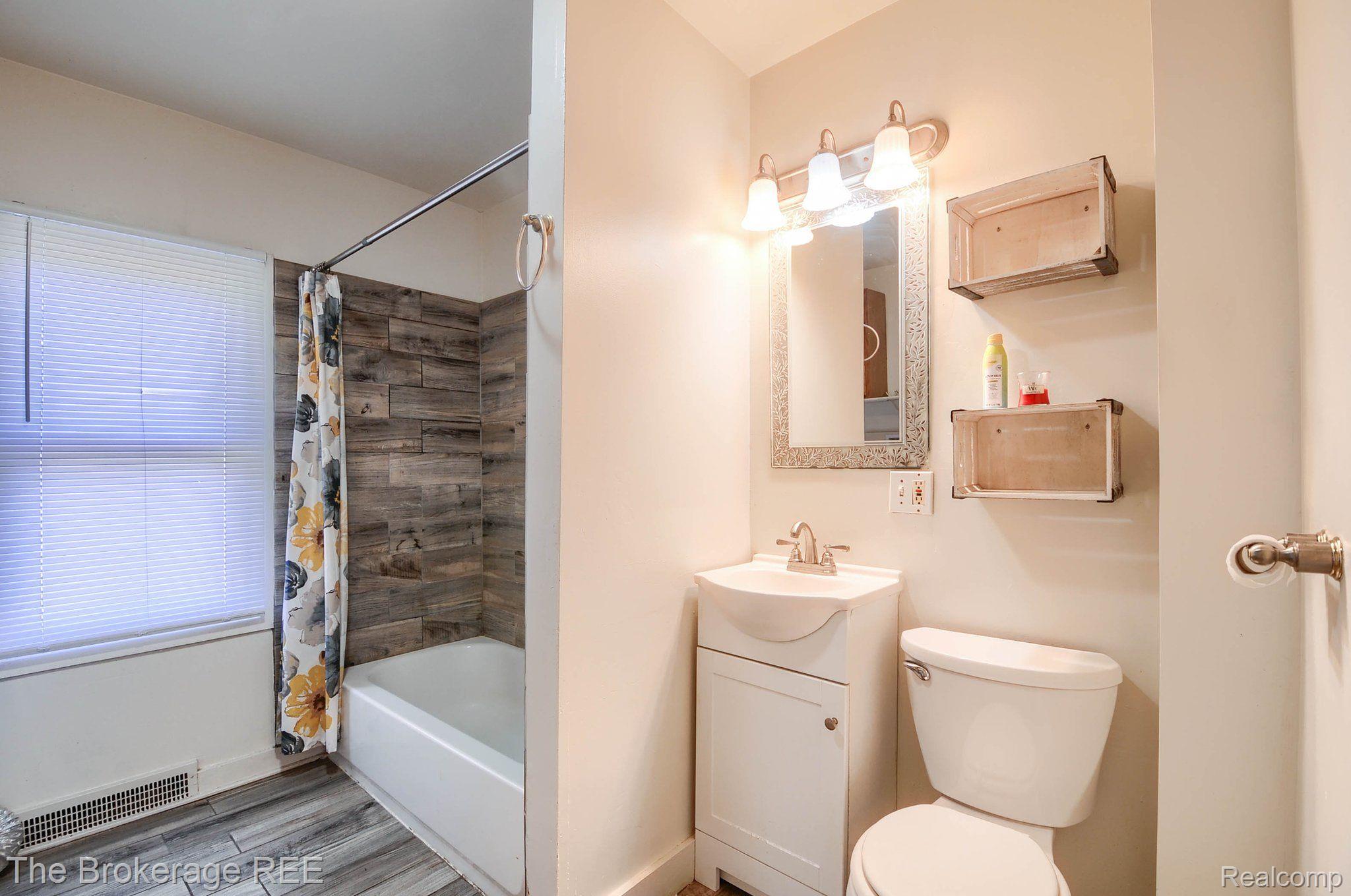 7355 East Coldwater Road Davison, MI 48423 - Photo 10 of 19 Gallery Image 10