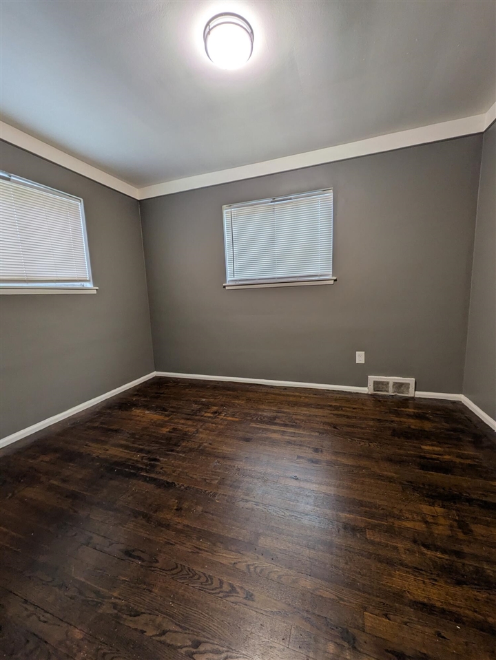 18429 Stephens Road Eastpointe, MI 48021 - Photo 9 of 26