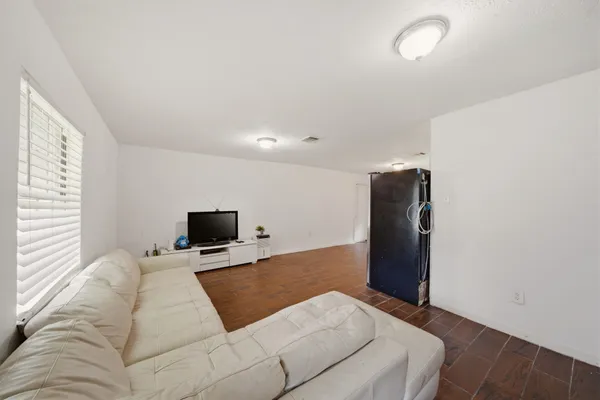$170,000 | 7511 Arnim Street, Houston, TX 77087